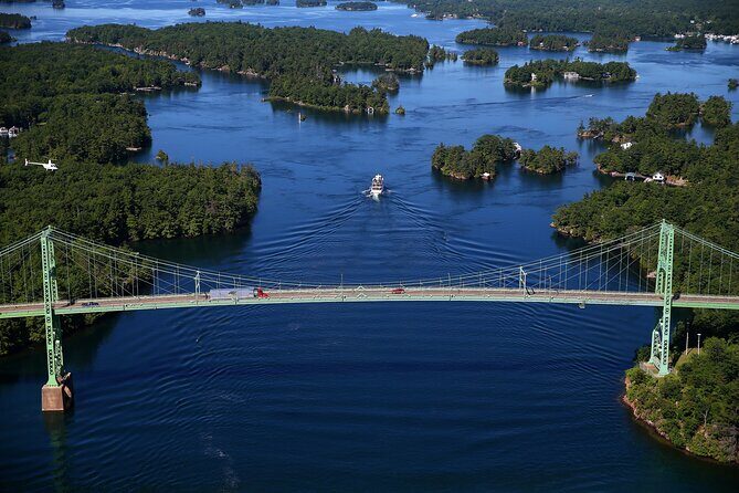 3-Hour 1000 Islands Cruise from Gananoque with views of Boldt Castle - The Audio Narration in English or French: Helpful, but Set in Stone