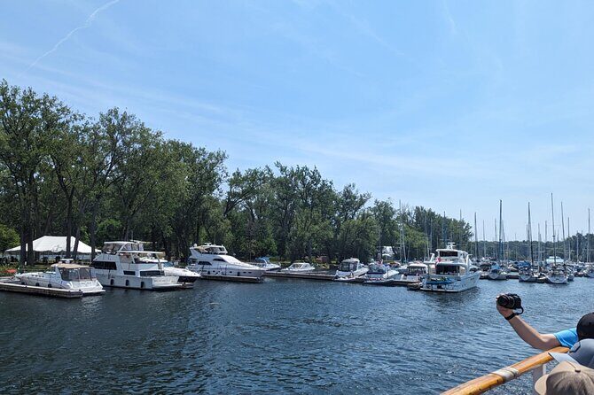 60-Minute Toronto Sightseeing Harbour Tour - Key highlights to pay attention to