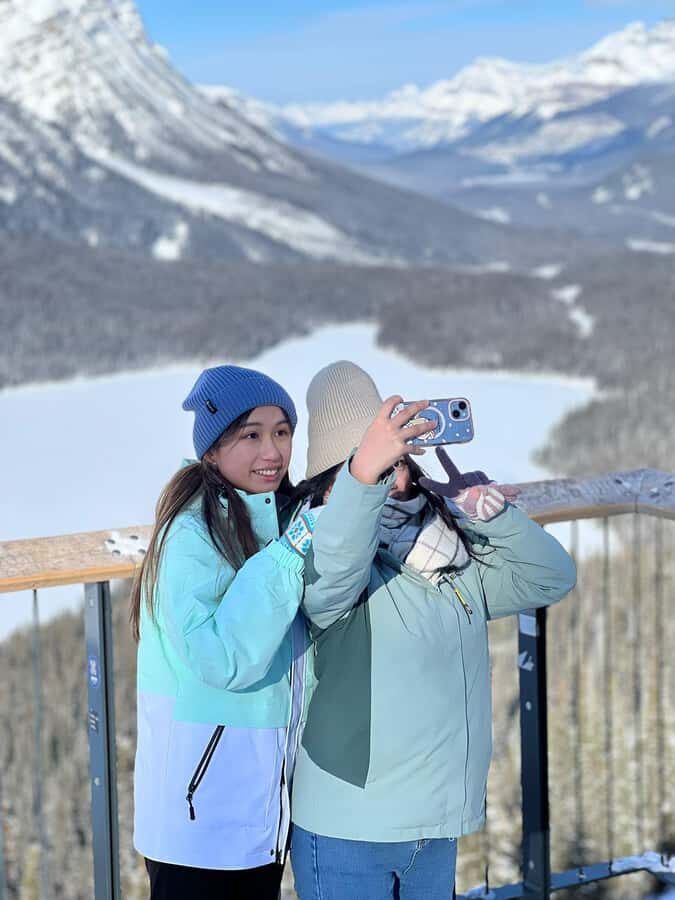 Abraham IceBubble/Sunwapta, Athabasca Falls, Peyto, Bow Lake - Quick hits: why this winter Rockies tour works