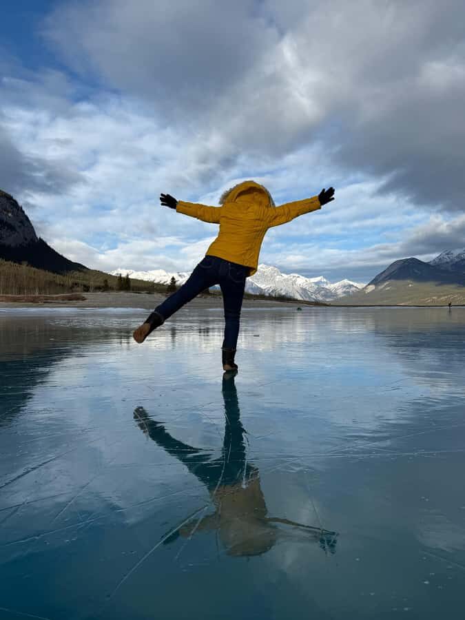 Abraham IceBubble/Sunwapta, Athabasca Falls, Peyto, Bow Lake - Abraham Lake ice bubbles vs Sunwapta Falls: the seasonal star attraction