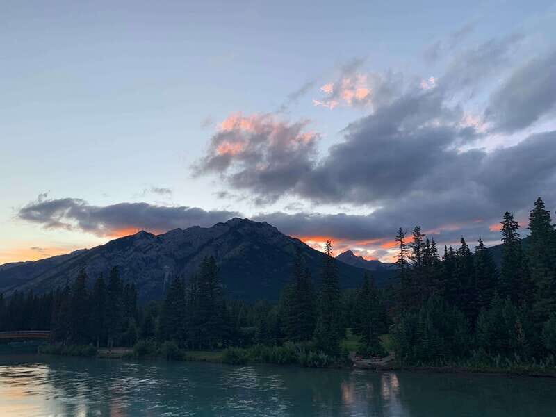 Banff: Guided Sunset and Stargazing Tour - Winter traction and gear: what you bring (and what they provide)