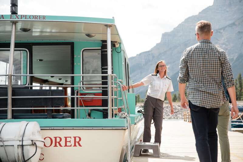 Banff: Lake Minnewanka Cruise - Indigenous culture and local legends: respectful, on-the-water context