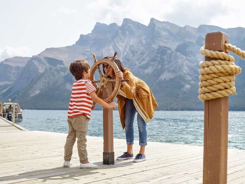 Banff: Lake Minnewanka Cruise - Seating, comfort, and what to bring (and not bring)