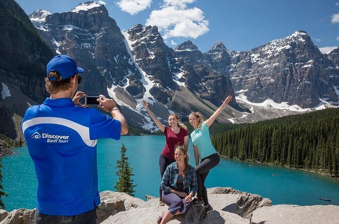 Banff National Park Tour with Lake Louise and Moraine Lake - Small-Group Timing: How It Feels on the Ground