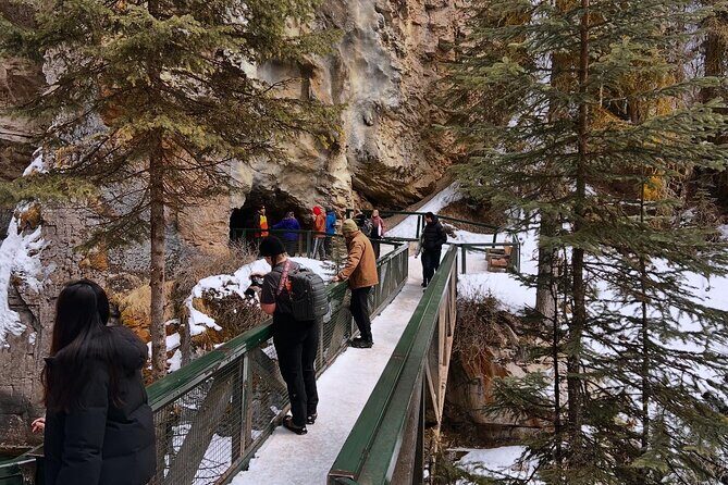 Banff Town ,Lake Louise, Moraine , Emerald & Johnston Canyon Tour - Key things I’d plan around