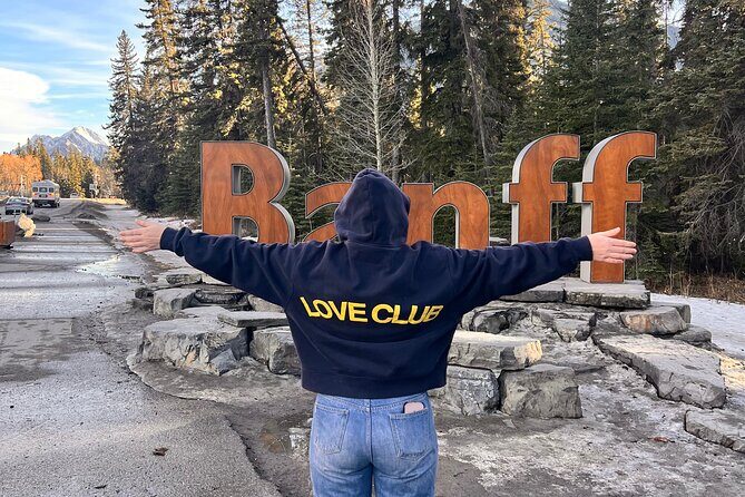 Banff Town ,Lake Louise, Moraine , Emerald & Johnston Canyon Tour - Moraine Lake timing: seasonal admission and possible winter swaps