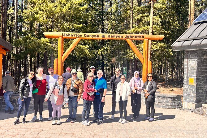 Banff Town ,Lake Louise, Moraine , Emerald & Johnston Canyon Tour - Lake Louise: a village break plus two bites of the lake