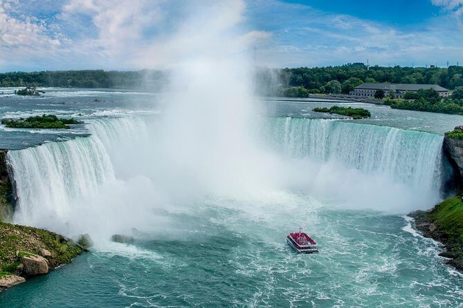Best of Niagara Falls Canada Premium Tour: Behind Falls and Boat - Journey Behind the Falls: the 38-meter tunnel feel