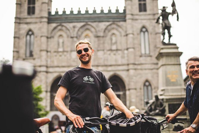 Bike / E-bike Tour : Downtown, Old Montreal, Waterfront by Fitz - How this Fitz Montréal bike tour gives you a fast Montreal orientation