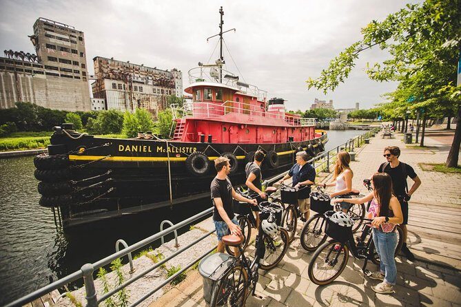 Bike / E-bike Tour : Downtown, Old Montreal, Waterfront by Fitz - What the route says about Montreal: bike infrastructure as the real attraction