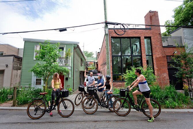 Bike / E-bike tour : Plateau, Mile-End, Jean-Talon Market by Fitz - Stop 3 and 4: Mile End + St-Viateur Bagel tasting (warm, wood-fired)