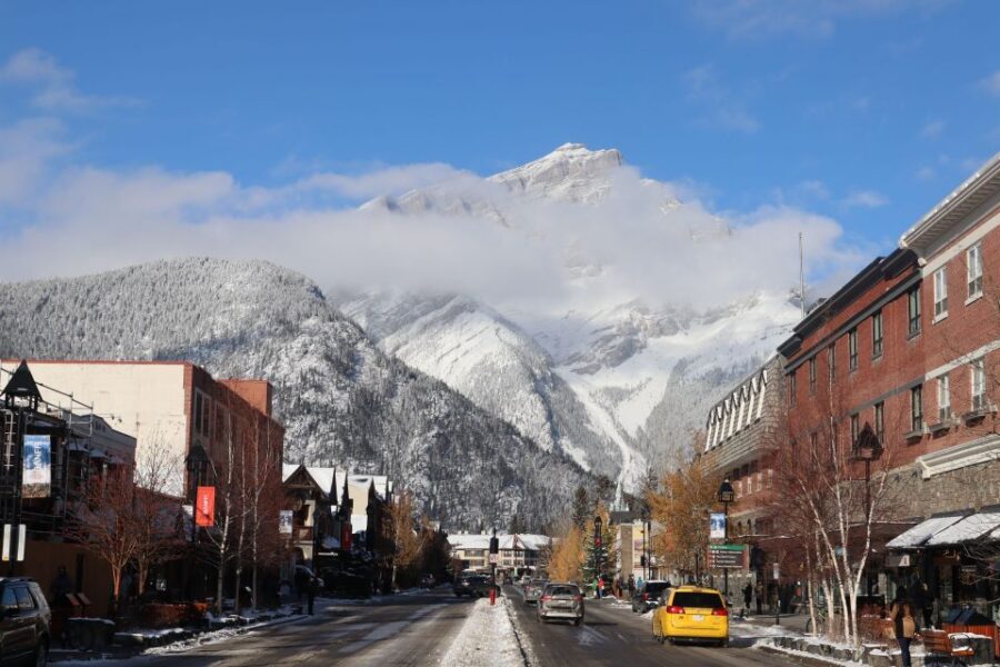 Calgary/Canmore: Banff National Park & Lake Louise Day Trip - Banff Town Two Hours: Lunch, Shopping, and a Real Break