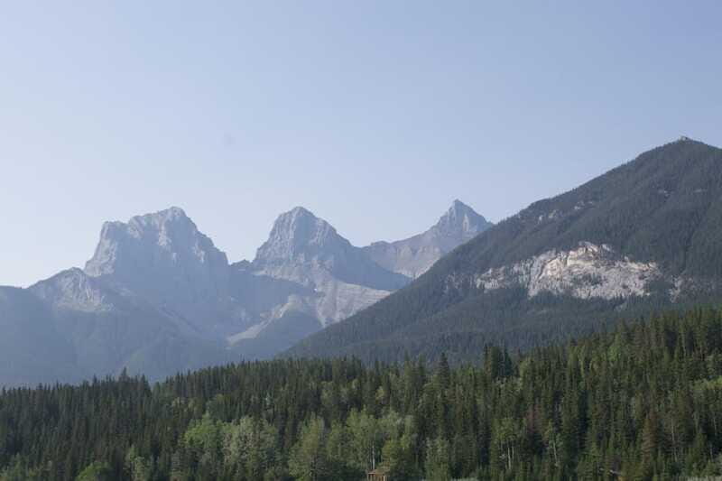 Canmore: Bow River Scenic Float Tour - The Guides Make the Difference: Simon, Ben, Evie, and the Storytelling Style