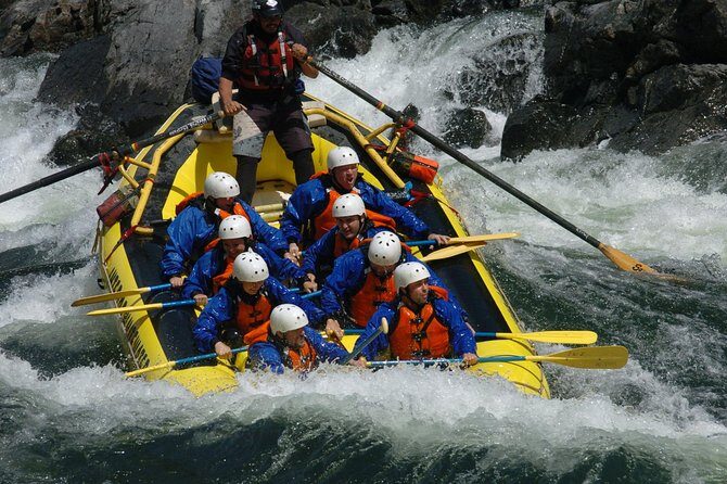 Clearwater, BC, Rafting, Finish in Canadas waterfall capital! - Ready-Set-Go route: 14 km of rapids, waves, and calmer water breaks