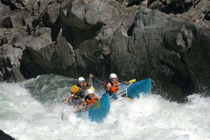 Clearwater, BC, Rafting, Finish in Canadas waterfall capital! - Your guide and safety talk: how you go from nervous to confident