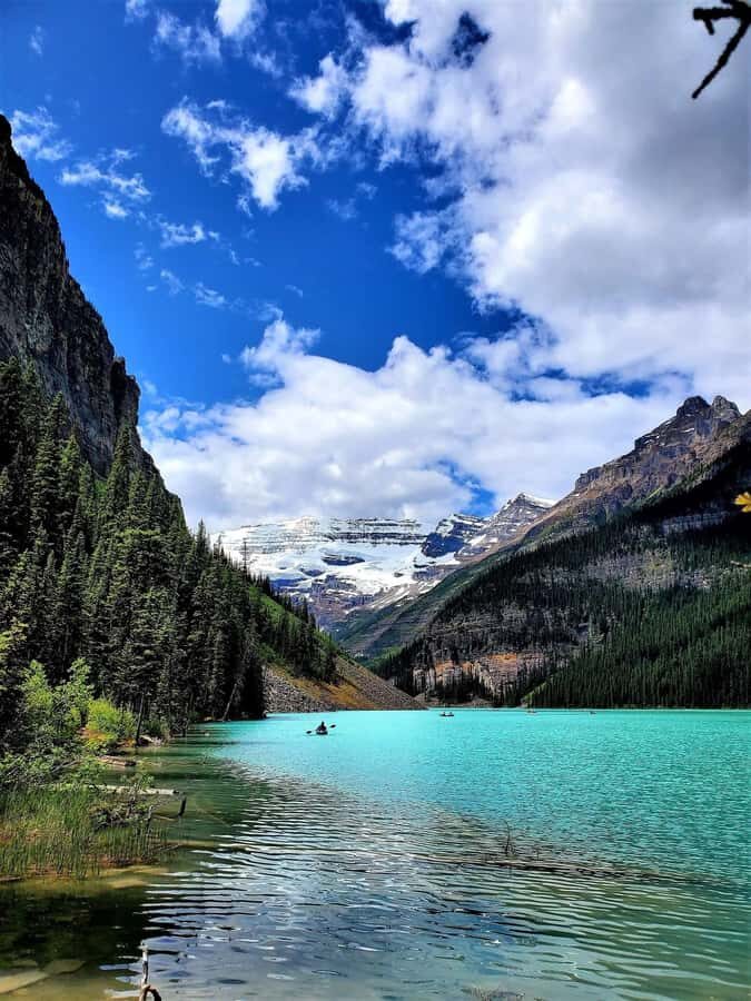 Columbia Icefield, Skywalk, Crowfoot Glacier, and Lakes Tour - Athabasca Glacier Area + Glacier Discovery Centre: Where the Story Gets Grounded