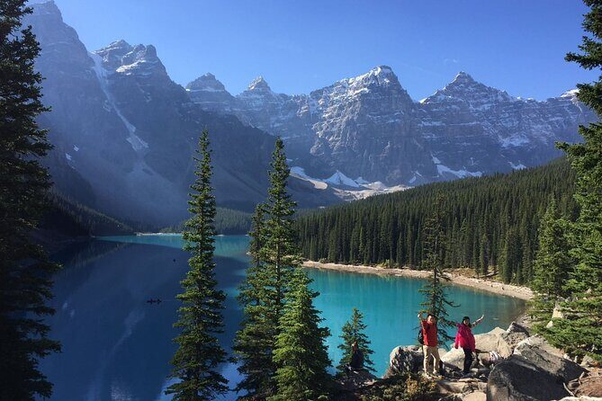 Day Trip: Lake Louise, Moraine Lake, Emerald Lake, Banff - Stop 1: Banff National Park first views and orientation