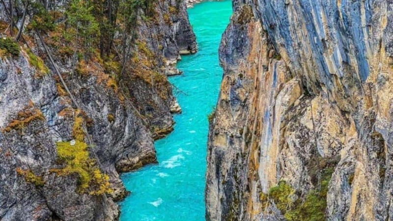 Emerald Lake, Moraine, Louise, Johnston Canyon & Banff Town - Entering the Canadian Rockies checklist: what this day is really for