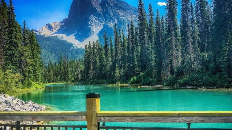 Emerald Lake, Moraine, Louise, Johnston Canyon & Banff Town - Moraine Lake and the Valley of the Ten Peaks: the turquoise payoff