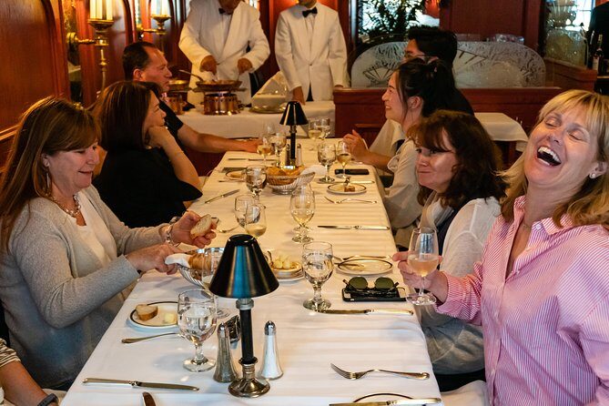 Evening Gourmet Tour 5 Course Dinner - History and Food in Old Quebec City - From Rue Saint-Paul to the first views: getting your bearings fast