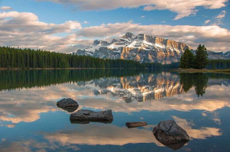 From Banff: Banff Wildlife & Scenic Highlights Premium Tour - Surprise Corner and Bow Falls: viewpoints with momentum