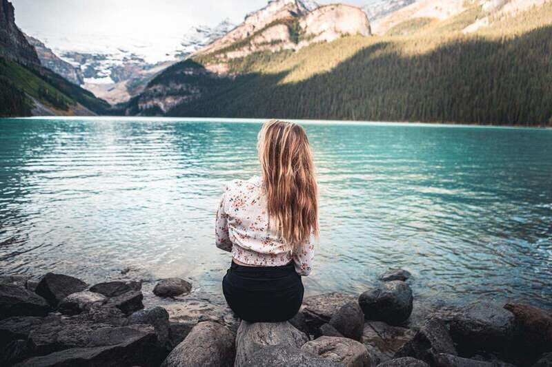 From Banff: Lake Louise and Moraine Lake Sightseeing Tour - Tips that make your day smoother (and your photos better)