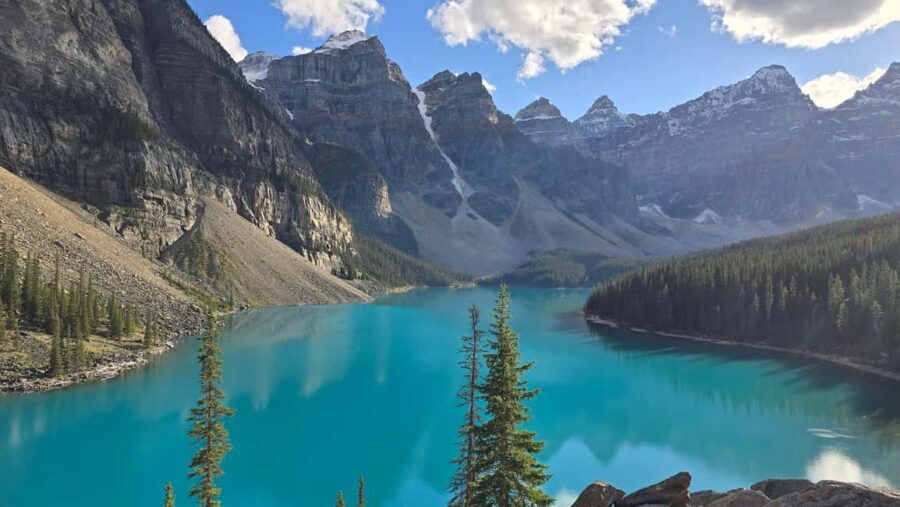 From Calgary/Banff: Moraine Lake & Lake Louise Half-Day Tour - Pickup and timing: how to plan your day without stress