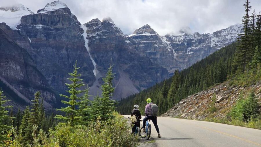 From Calgary/Banff: Moraine Lake & Lake Louise Half-Day Tour - Lake Louise: turquoise water, a walkable shoreline, and chateau vibes