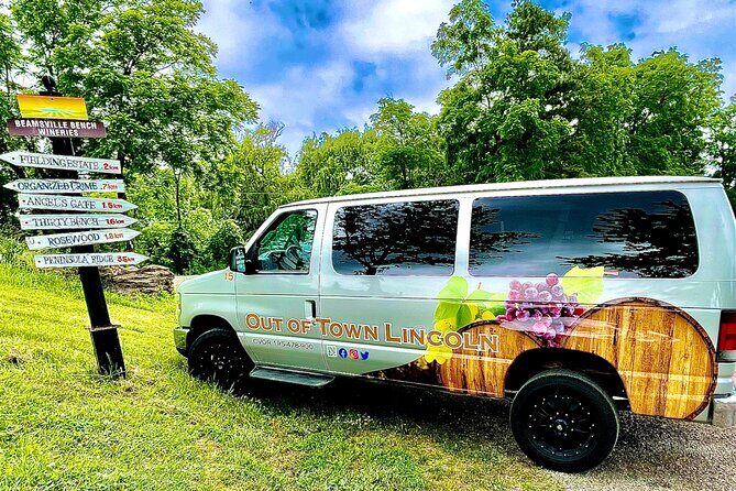 Full-Day Group Wine Tour (with cheese and charcuterie) in Niagara-on-the-Lake - Lunch and Old Town time: how to avoid wasting your hour
