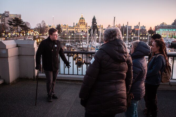 Ghostly Walking Tour in Victoria - What the guides do: storytelling that keeps your attention