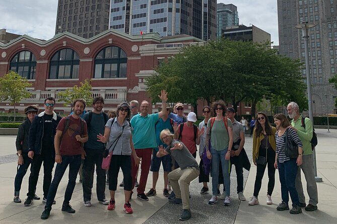 Gratuity-Based Vancouver City Highlights 3 Hour Walking Tour - Steam Clock and Gastown: finish with the city’s old heart