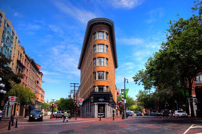 Gratuity-Based Vancouver City Highlights 3 Hour Walking Tour - Starting at Canada Place: the waterfront “welcome mat”