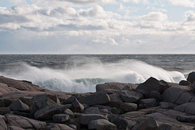 Half Day Small Group Tour in Peggy's Cove and Titanic Cemetery - Peggy’s Cove Lighthouse Stop: One Hour to See the Real Thing