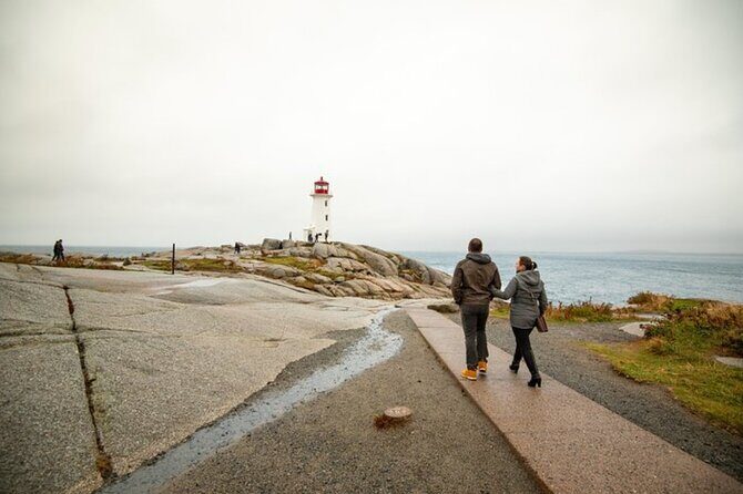 Halifax Peggy’s Cove Express - Peggy’s Cove Lighthouse: the stop you came for
