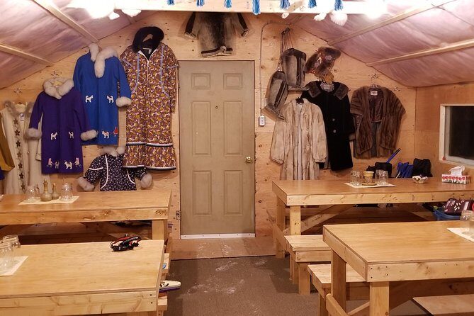 Intimate Aurora Tours Cozy Cabin Bucket List - Yellowknife at 9:30 pm: how this aurora tour actually runs