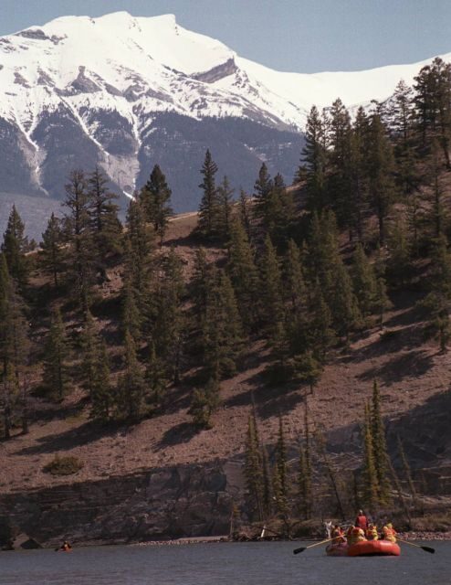 Jasper: Jasper National Park Easy 2-Hour Rafting Trip - Wildlife Spotting and Fur-Trader Stories From Your Jasper Guide