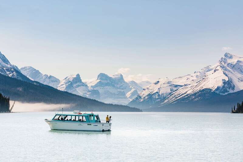 Jasper National Park: Maligne Lake Cruise With Guide - Key things you’ll notice on the Maligne Lake cruise