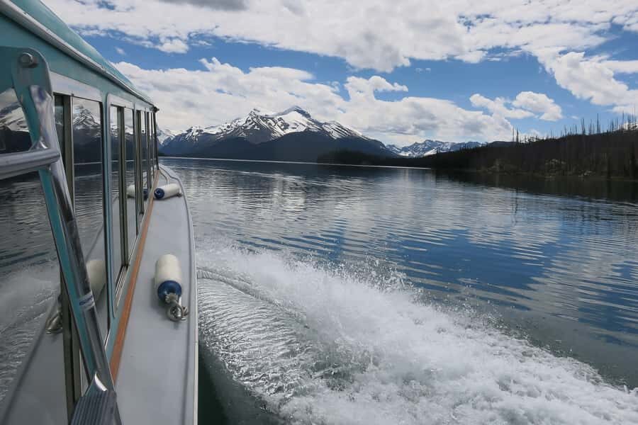 Jasper: Wildlife and Sightseeing Tour with Maligne Cruise - Maligne Lake cruise to Spirit Island: what 90 minutes feels like