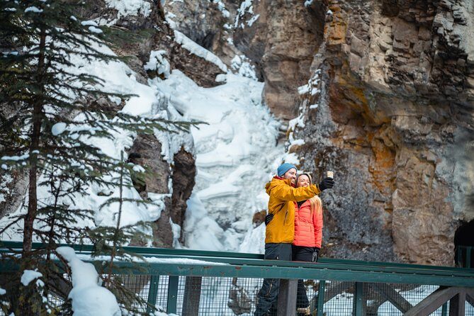 Johnston Canyon Icewalk - Fitness level: who should go (and who might want a different plan)