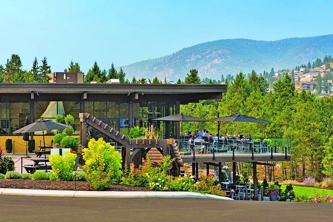 Kelowna or West Kelowna Afternoon Sightseeing Wine Tour - How the guide and onboard commentary shape the day