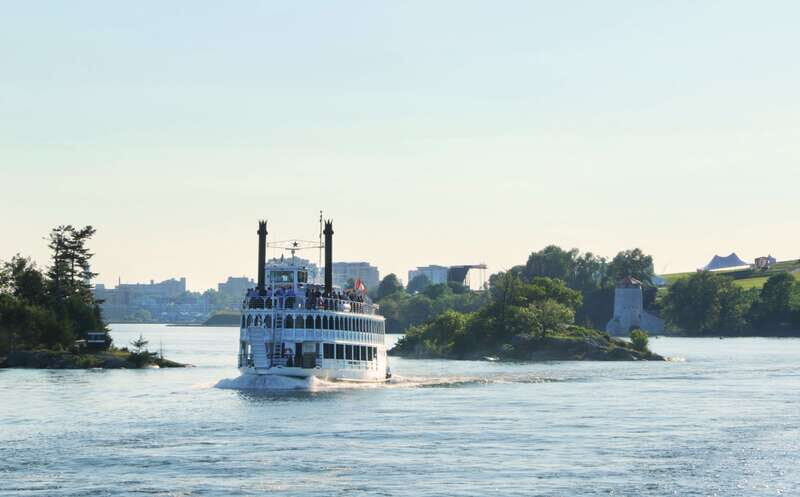 Kingston: Heart of the Thousand Islands Riverboat Cruise - Live music onboard: fun sing-alongs, or just extra volume?