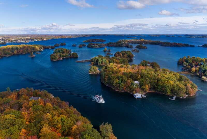 Kingston: Heart of the Thousand Islands Riverboat Cruise - Can you get a good seat? Crowds, decks, and sightlines