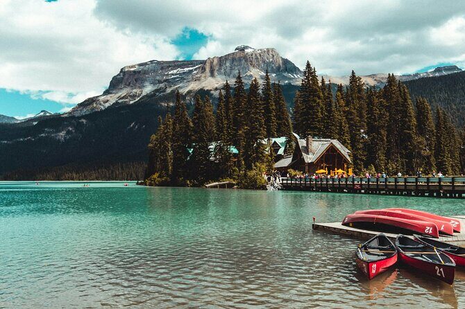 Lake Louise Moraine Lake Emerald Lake Yoho Banff National Park - Guides in the mix: what their style changes for you