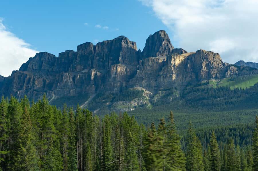 Lakes Moraine, Louise, Emerald, Johnston Canyon & Yoho Tour - Johnston Canyon: Catwalks, Steel Bridges, and Waterfall Views in a Limestone Cut