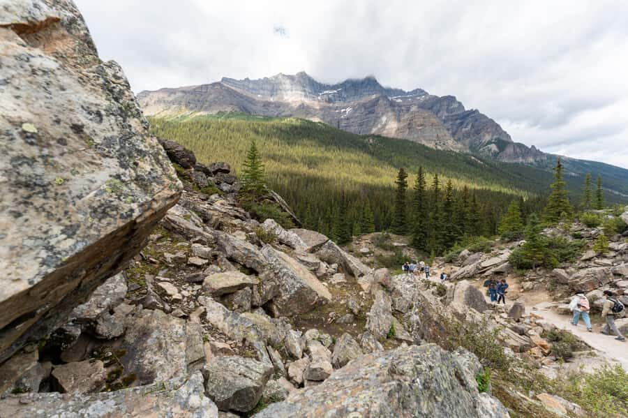 Lakes Moraine, Louise, Emerald, Johnston Canyon & Yoho Tour - Winter Version: Crampons Provided, but You Own Your Safety