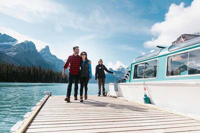 Maligne Lake Cruise - Maligne Lake: the 90 minutes of peaks, forests, and real wildlife scanning