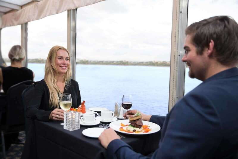 Montréal: 3 or 5-Course Dinner Cruise with DJ & Dancing - Why This Montreal Dinner Cruise Feels Like More Than Dinner