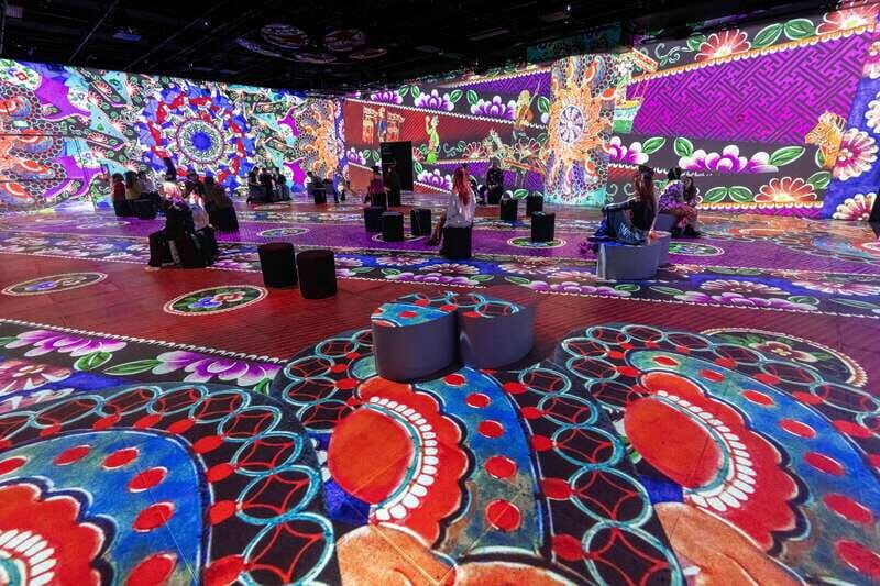 Montreal: 5 Attractions Pass - Pink vs Blue Collections: Picking Your Best 3 and 2
