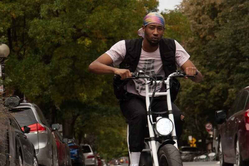 Montreal: E-Bike Sightseeing Tour - Safety and pacing: how the guide keeps everyone smiling
