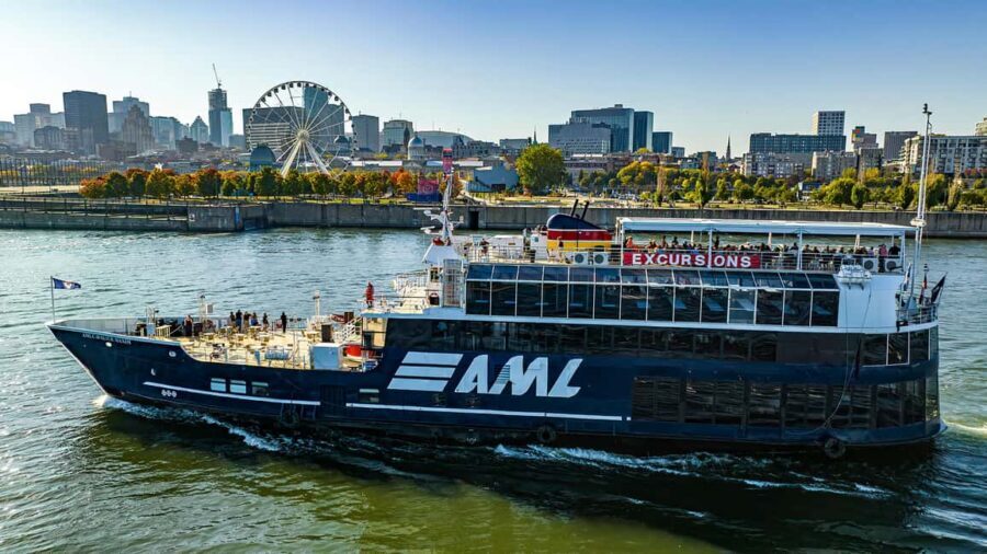 Montréal: Guided Sightseeing River Cruise - The Bar and Bistro Setup: One Included Drink (On Happy Hour) Plus Real Food Options